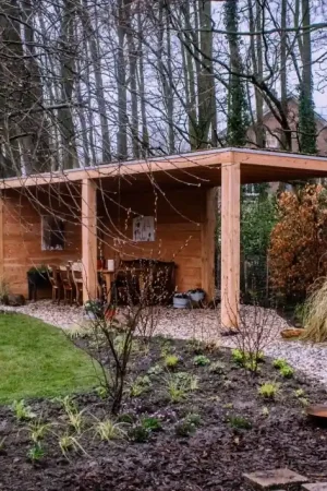 Betrouwbaar Douglas overkapping, 500 x 300, met achterwand en schuur, Westwood Robuust